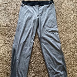 Gray Nike pro leggings !
